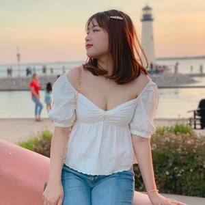 Meet your Posher, Quynh